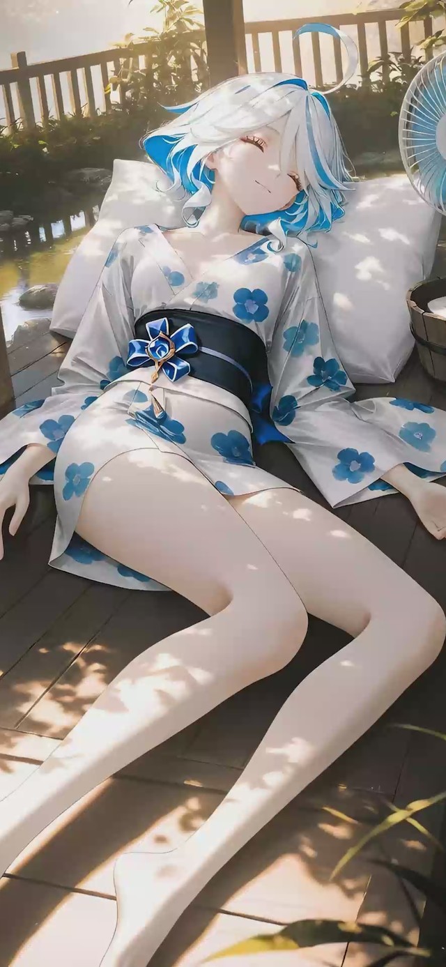 风扇午睡少女