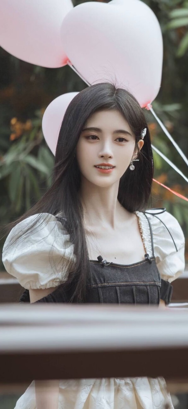 鞠婧祎