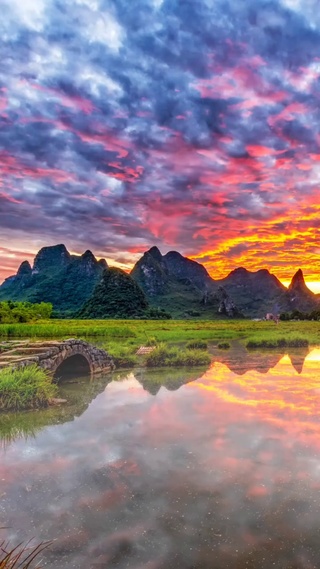 谁心里没有故事，只是学会了伪装自己