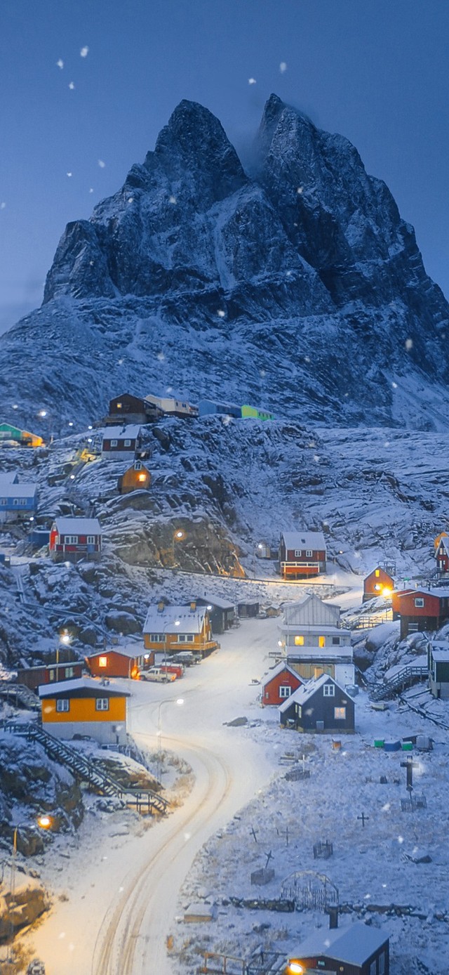 冬季安静的夜晚小镇