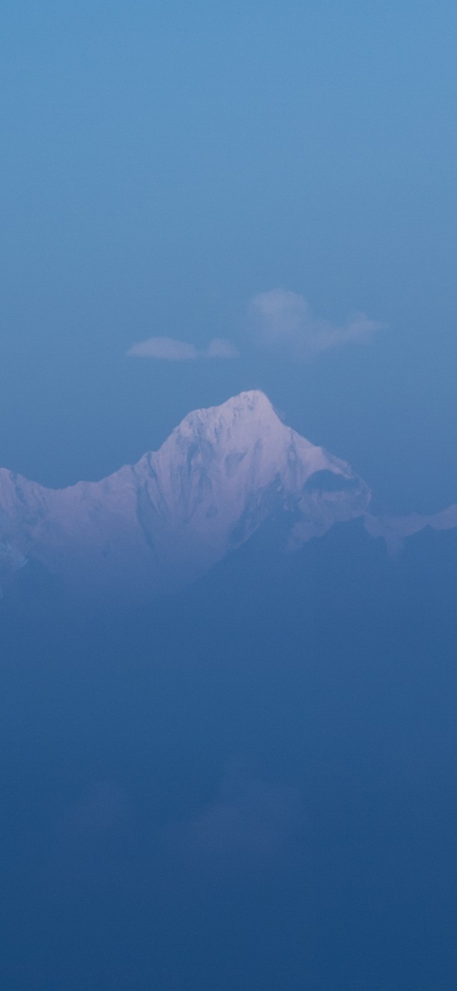 峨眉山看贡嘎雪山