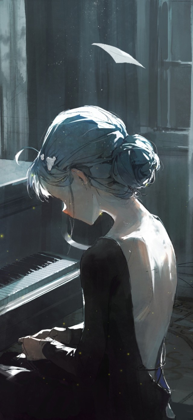 弹钢琴的少女