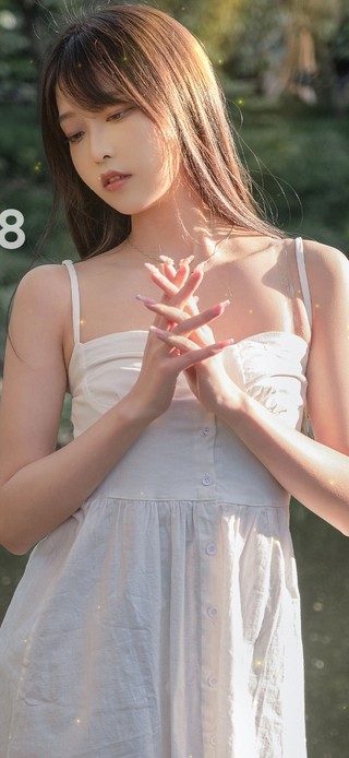 阳光户外小姐姐