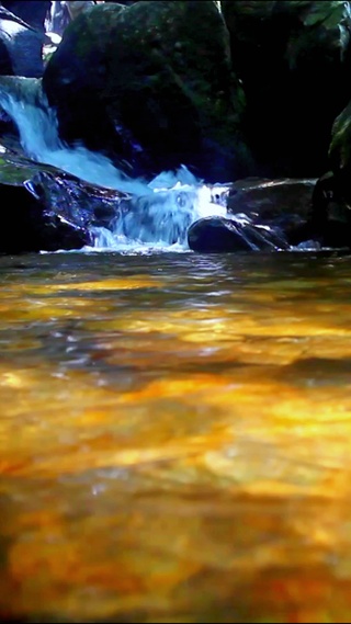 4K夏日清凉山泉流水