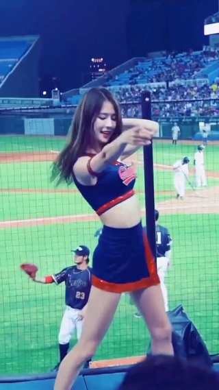 最美拉拉队长朴姬兰