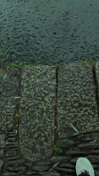 下雨天的水墨江南