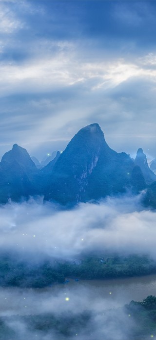 4K 唯美烟雾缭绕的山顶仙境