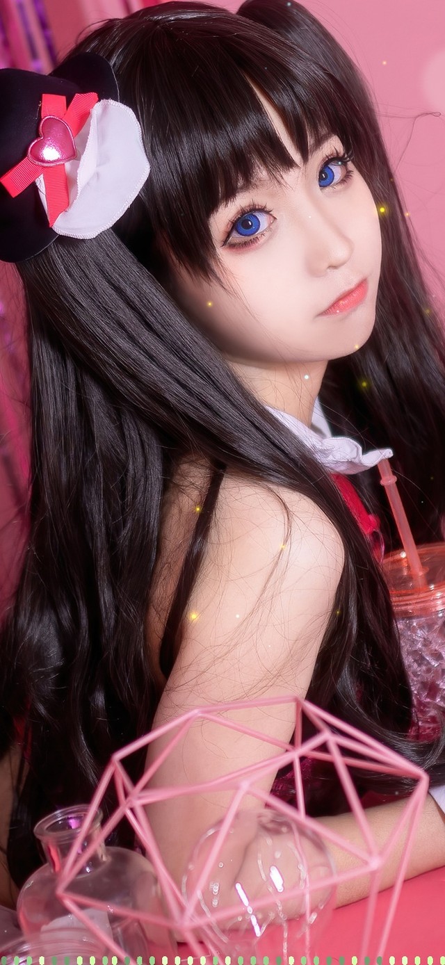 清纯双马尾美女