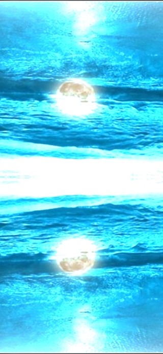 海中月