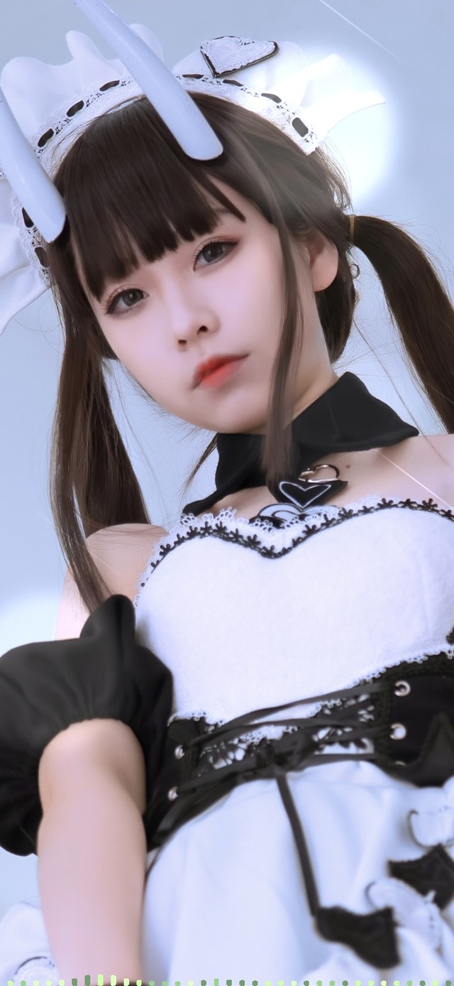 4K性感双马尾女仆美女