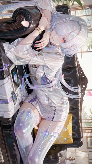 午后沙发少女莫宁