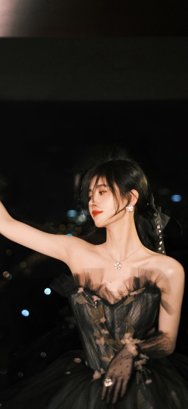 鞠婧祎