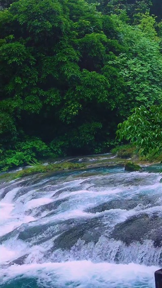 小溪流水