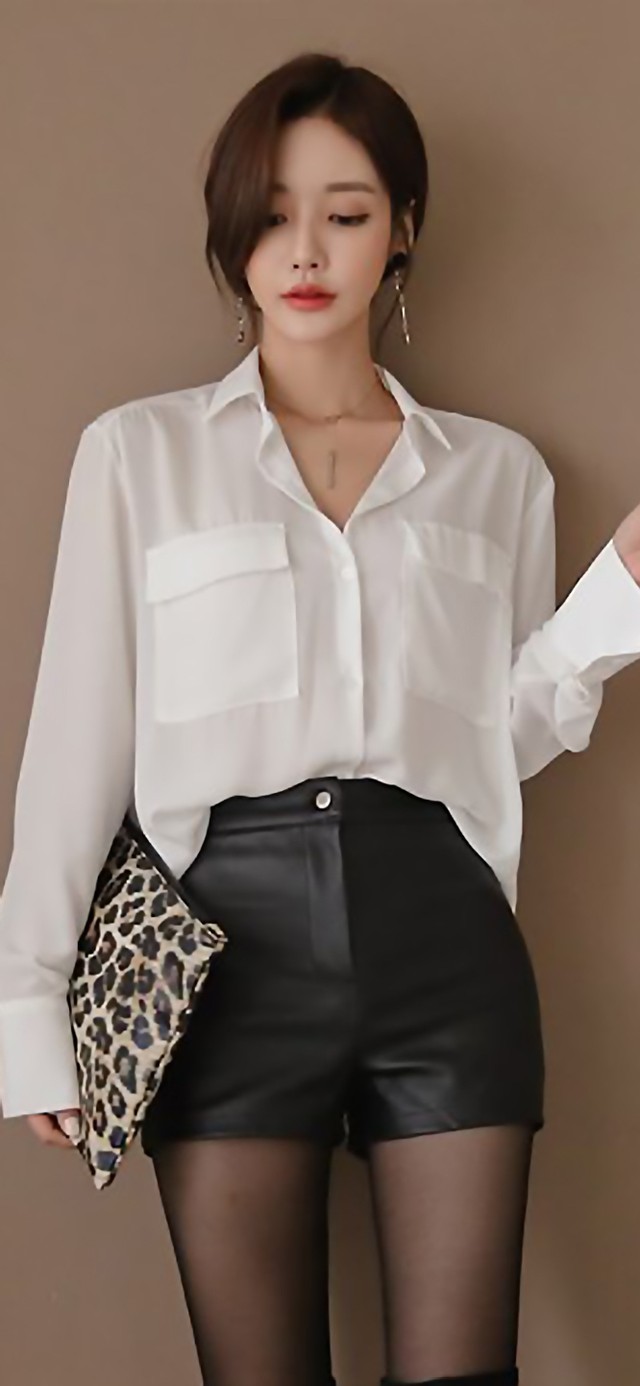 短裤黑丝小姐姐