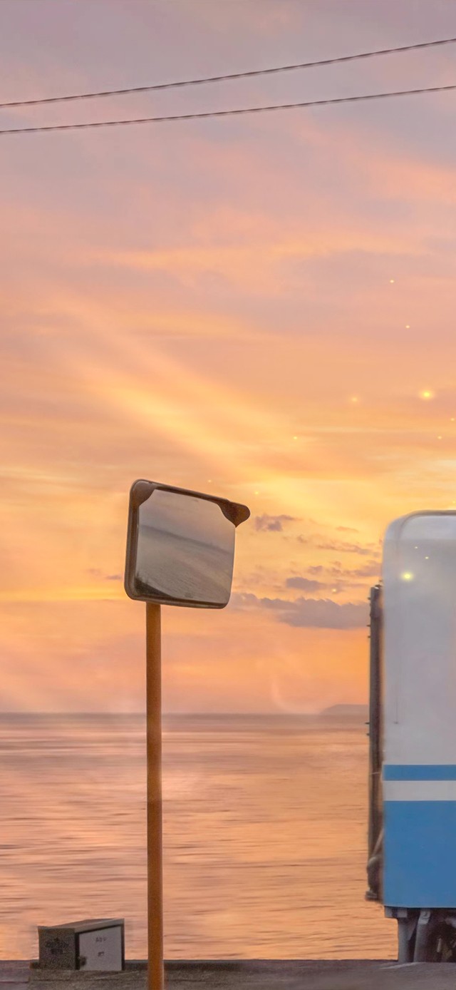 4k 治愈夕阳海边列车