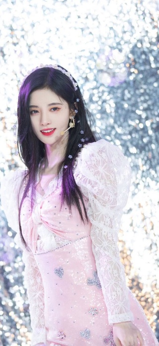 鞠婧祎