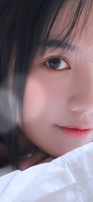 清纯白衬衫美女
