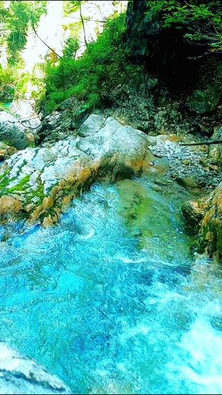 4K治愈山涧流水