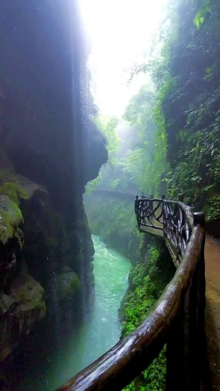 一条路千山万水