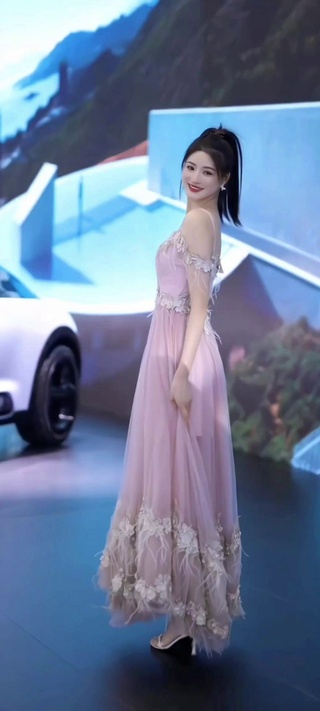 纯美小仙女翩翩动人