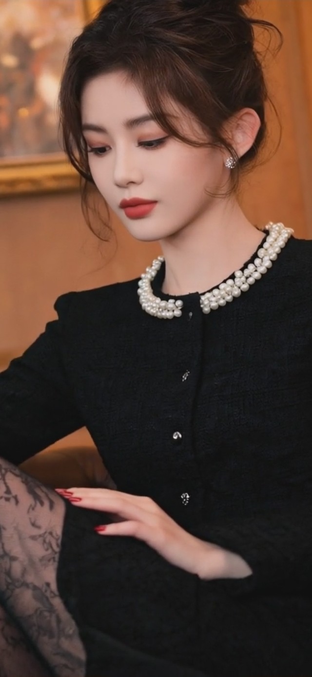 缃绮为下裙，紫绮为上襦