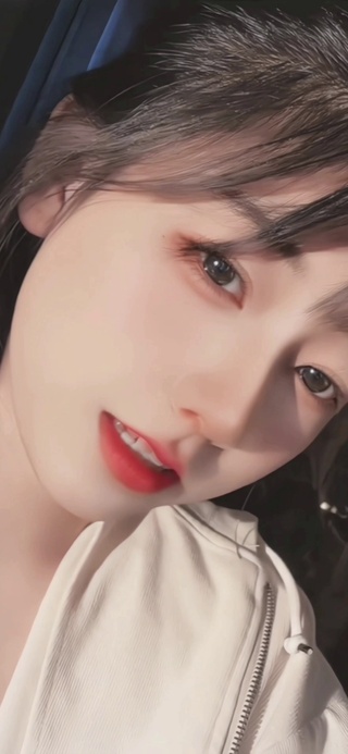 俏皮可爱活力美少女