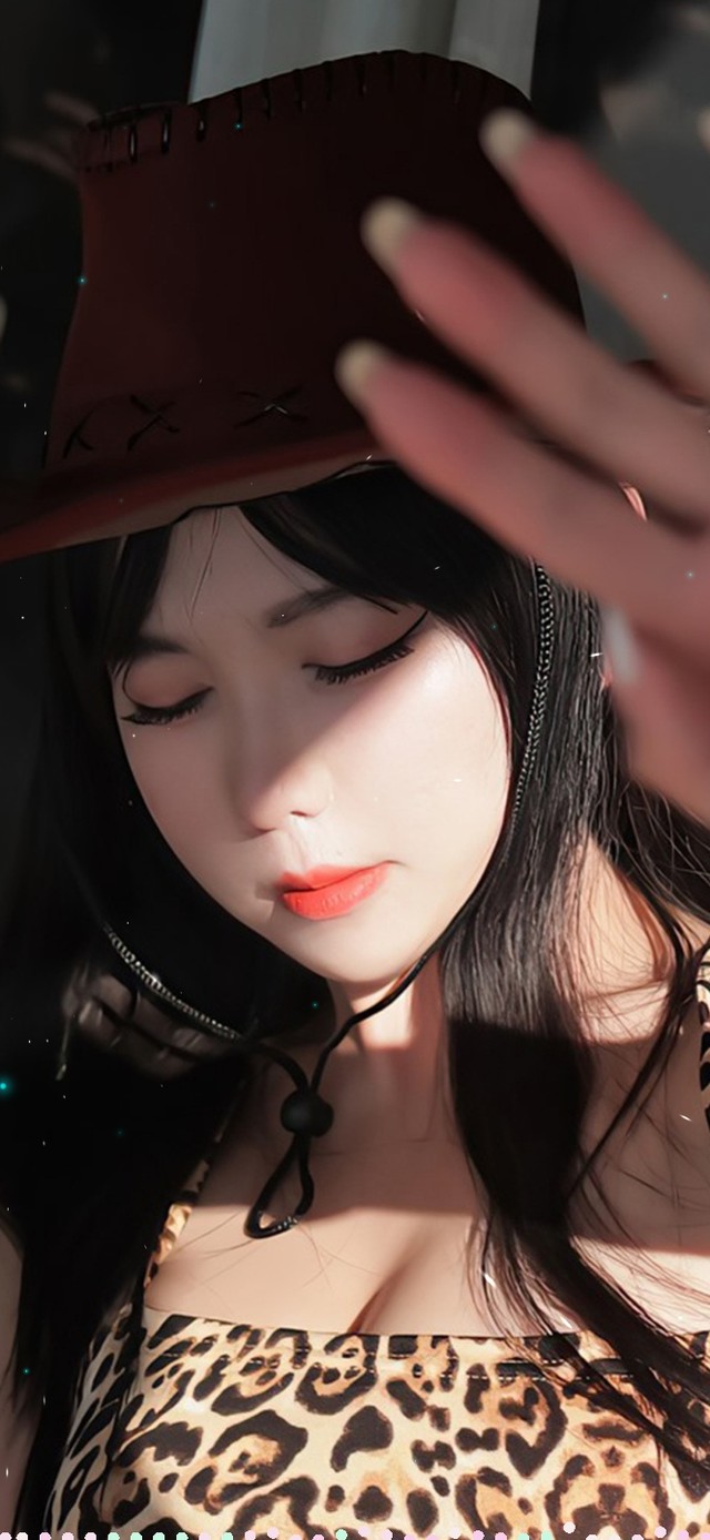 享受阳光的性感女神