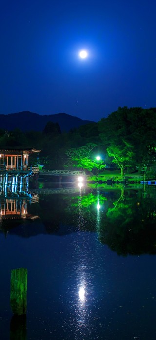 唯美夜晚湖泊