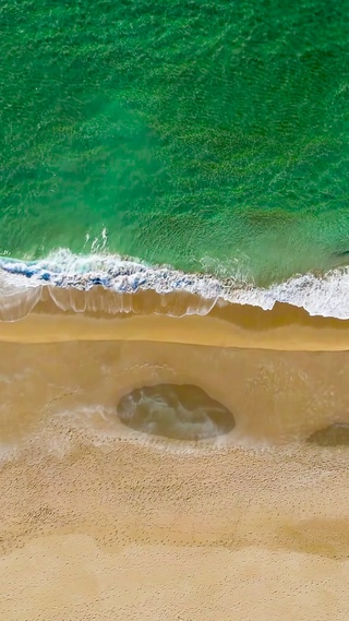 俯瞰海滩海浪