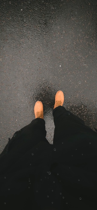 一个人的下雨天