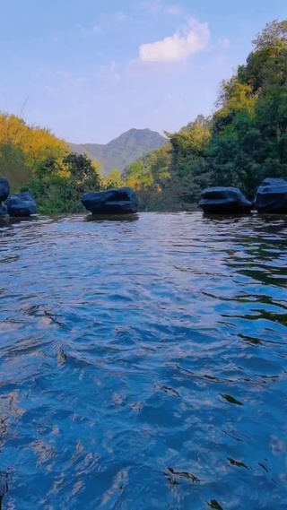 潺潺流水一般