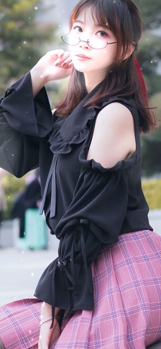 戴眼镜的jk小姐姐