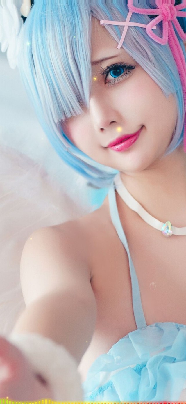 二次元短发美女