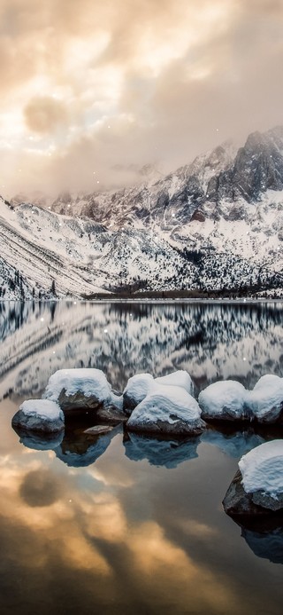 山谷雪景