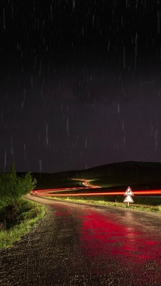 雷雨公路