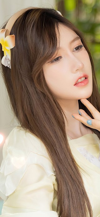 2位清纯女闺蜜