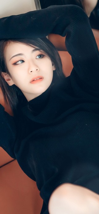 镜中女孩