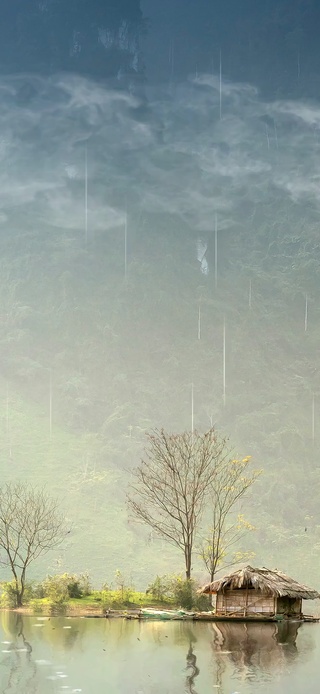 山雾湖泊倒影