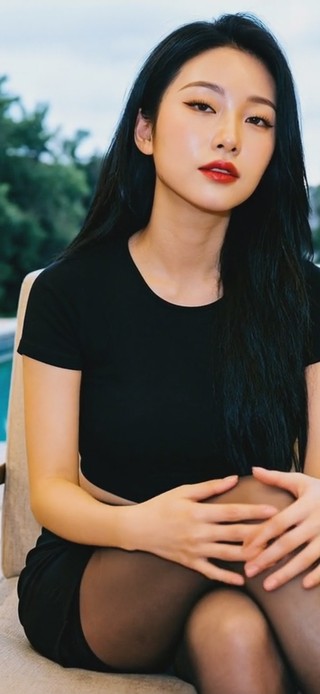 清丽脱俗，气质如兰