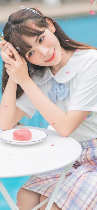 笑容自愈的JK女孩