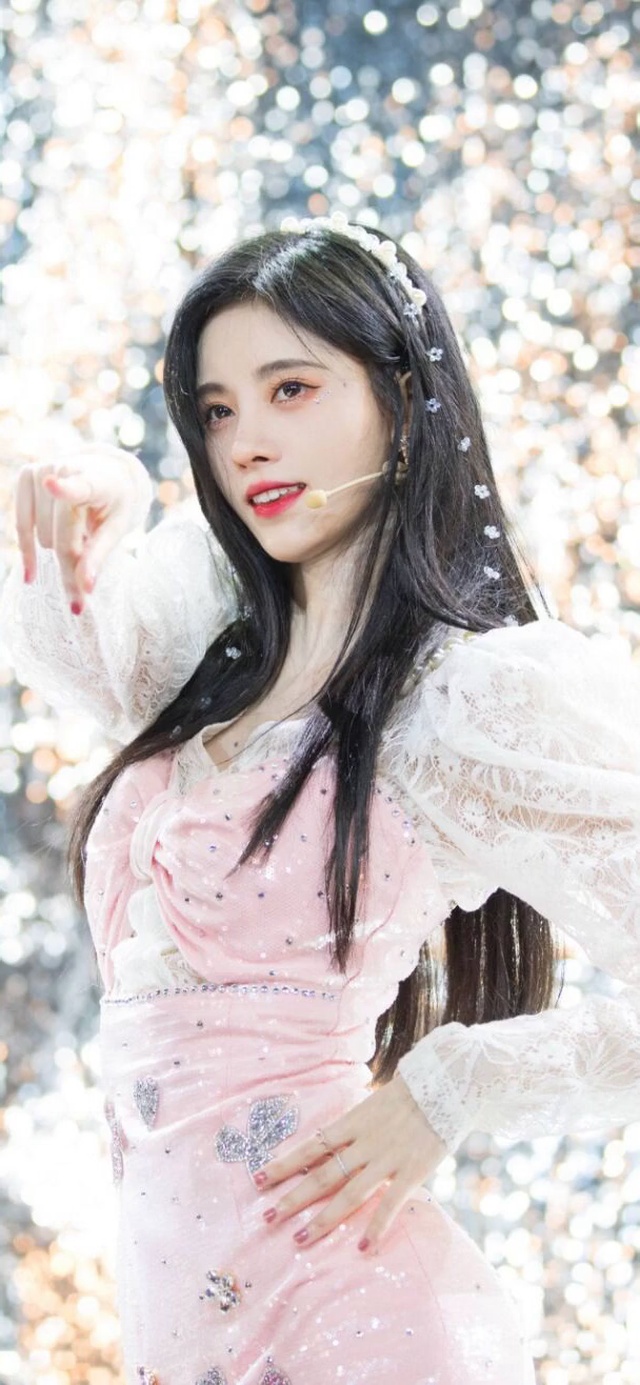 鞠婧祎