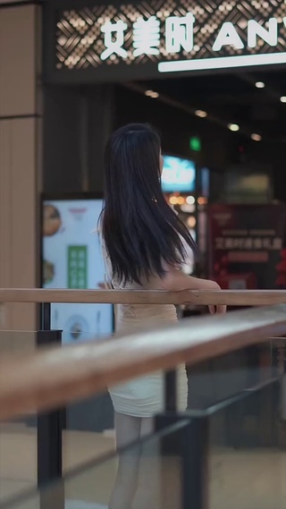 身材苗条小表妹