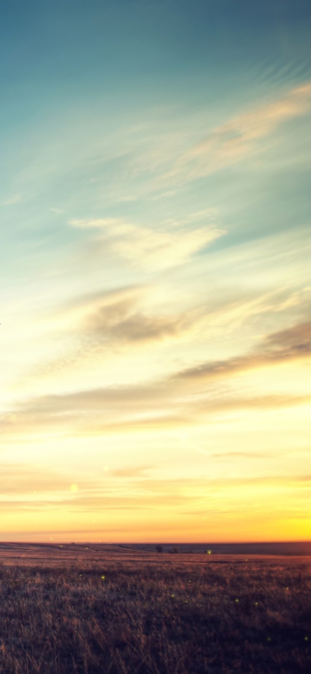 唯美蓝天白云黄昏草原