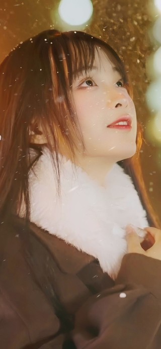 2022飘雪的季节唯美浪漫美女