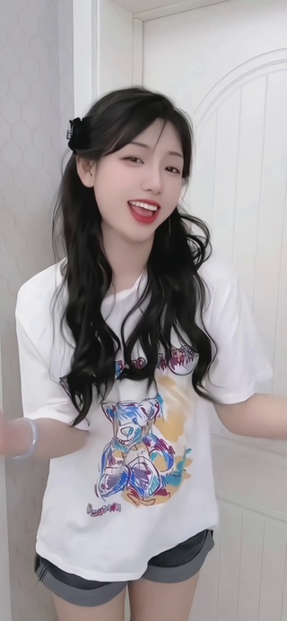 活力俏皮可爱美少女