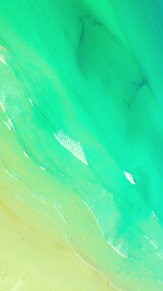 俯瞰沙滩海浪 4K