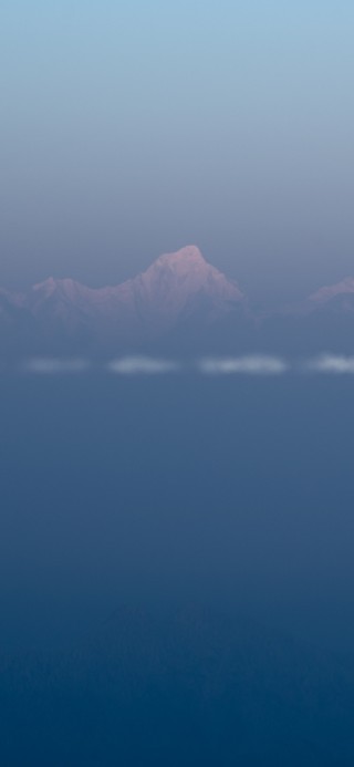 峨眉金顶六牙金象远眺贡嘎雪山