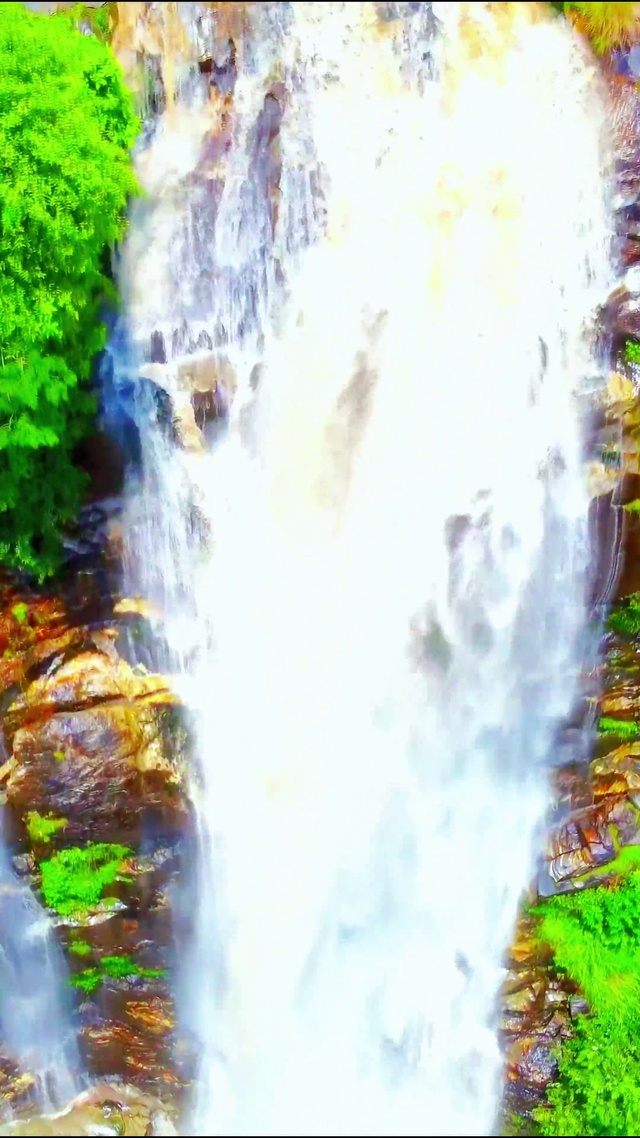 4K唯美高山瀑布