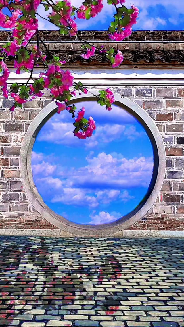 万世沧桑，唯有爱是永远的神话，不怕来不及，只怕来者不是你，愿世间爱情如神话般美丽又长久。