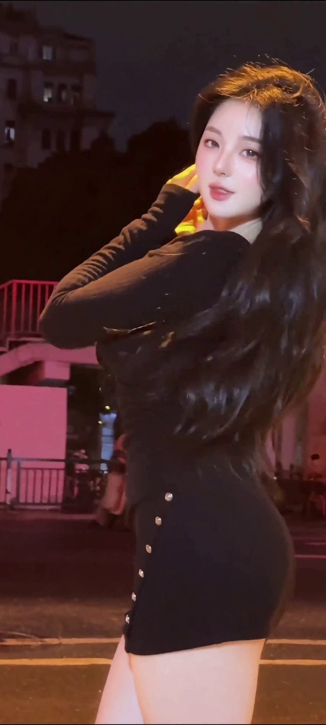 治愈丰满动人性感甜美长腿美少女